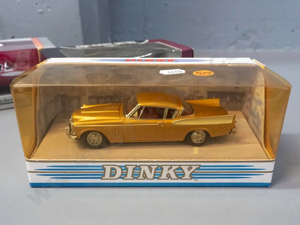 3 die-cast cars in boxes: Matchbox "Dinky Collection" Studebaker Golden Hawk & 2 "Road Signature" - 1958 Studebaker Image 1++
