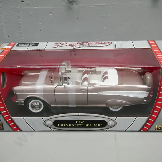 Road Signature Collection 1:18 scale die-cast model car 1957 Chevrolet Bel Air in original box