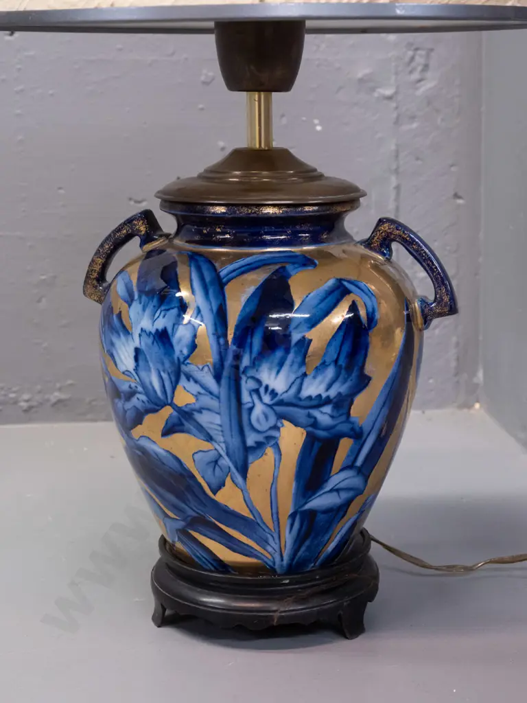 table lamp with porcelain base made from blue iris pattern vase with heavy gilt-finish body, on plastic or composite Image 1++