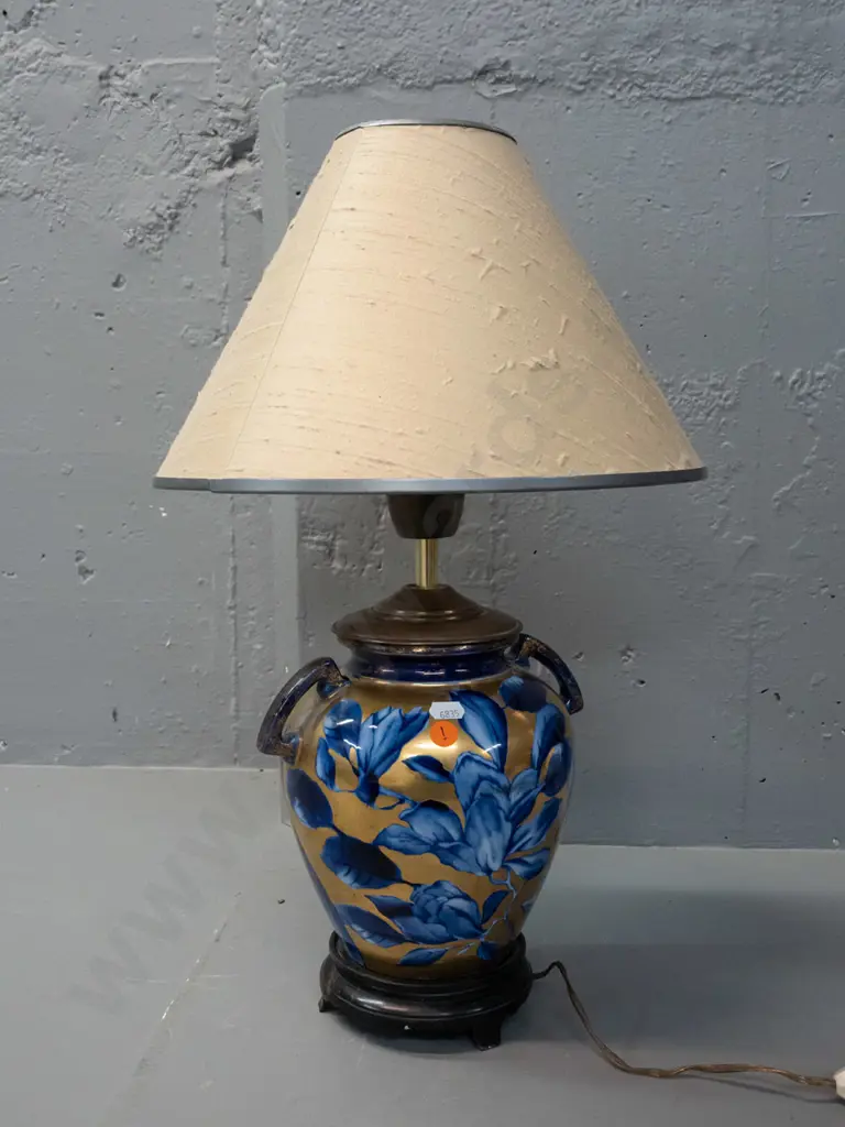 table lamp with porcelain base made from blue iris pattern vase with heavy gilt-finish body, on plastic or composite Image 1++