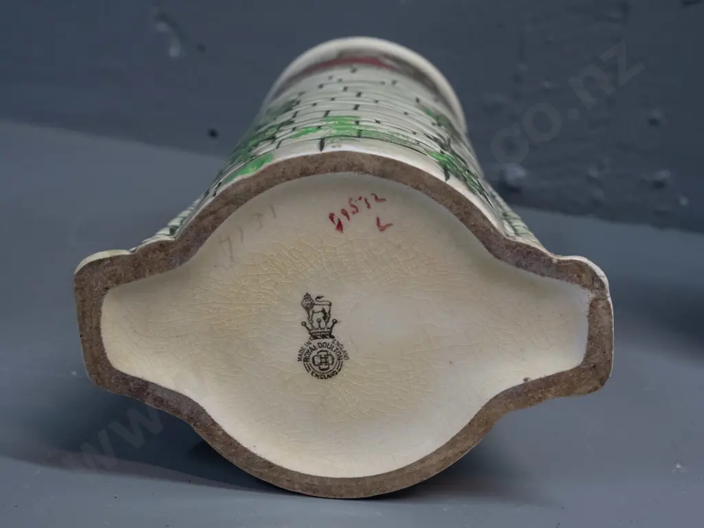 vintage Royal Doulton "Jackdaw of Rheims" cylindrical vase H-230 W-140 at base [internal hairline crack not visible from Image 1++