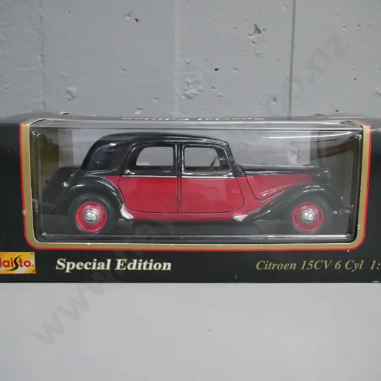 Maisto Special Edition 1:18 scale die-cast model Citroen 15CV 6 Cyl (1952) in original box