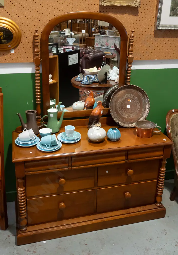 reproduction colonial style beech mirror-back dresser w/ shaped top drawer, 4 others w/ wooden knobs, bobbin turned Image 1++
