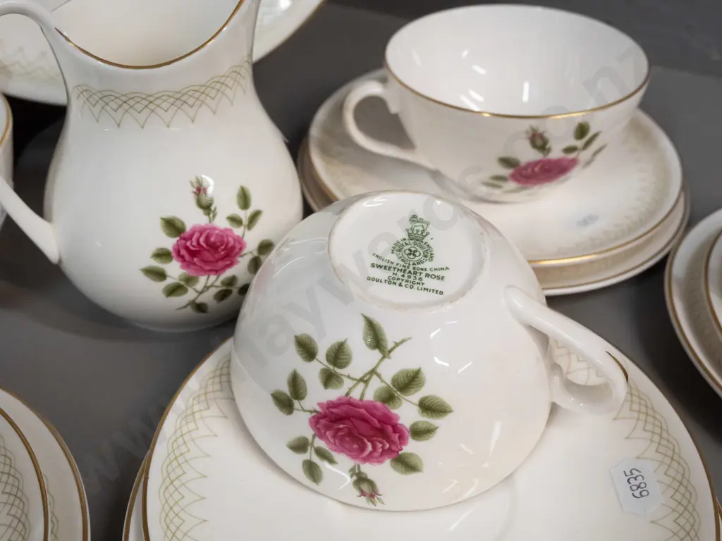 Royal Doulton "Sweetheart Rose" 21-piece tea set - cake plate, 6 trios, cream & sugar - 1 cup has crack. Cake plate W260 Image 1++