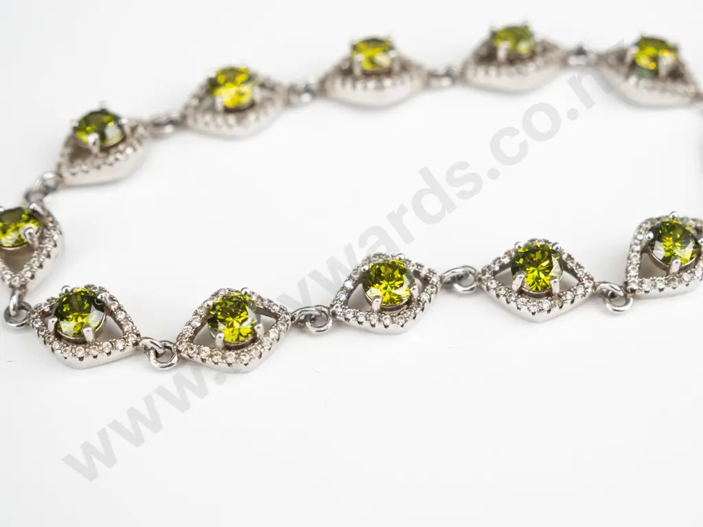 sterling silver peridot bracelet  stamped 925  - 11gms Image 1++