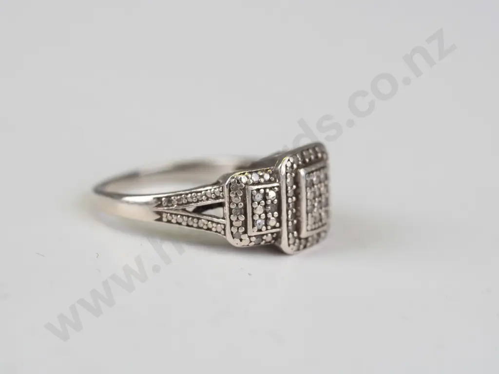 silver cz ring stamped 925 Image 1++