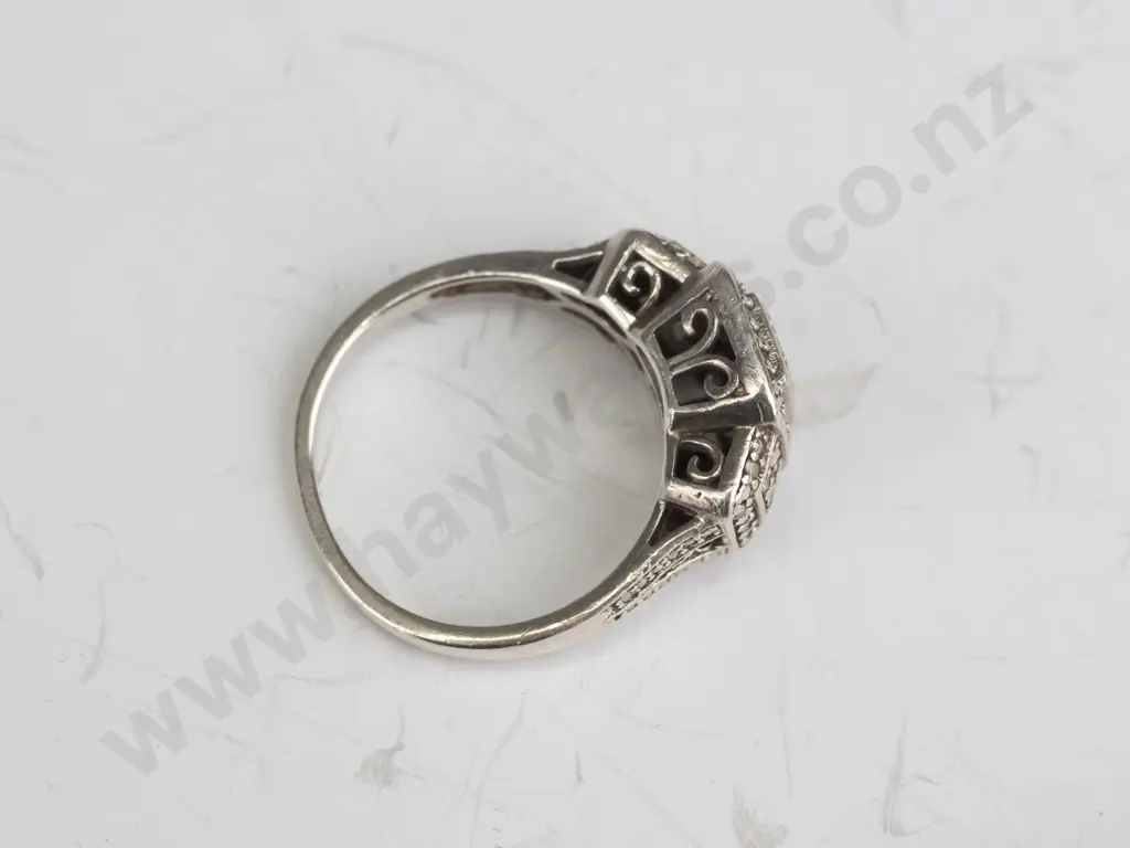 silver cz ring stamped 925 Image 1++