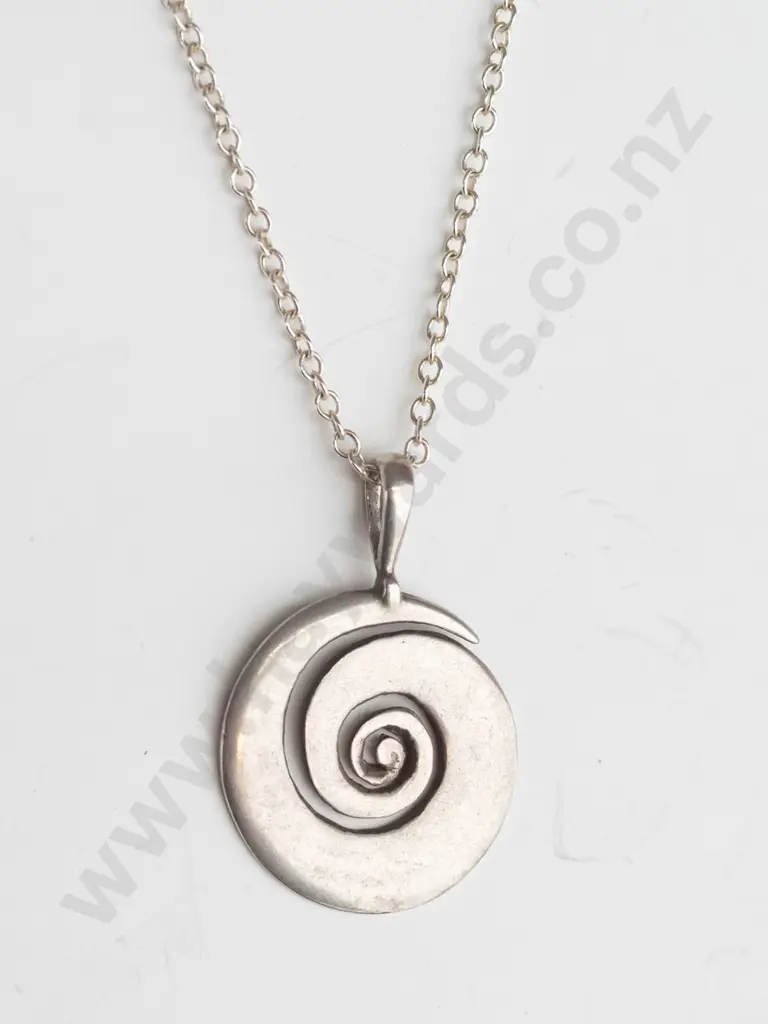 silver necklace stamped 925 Image 1++