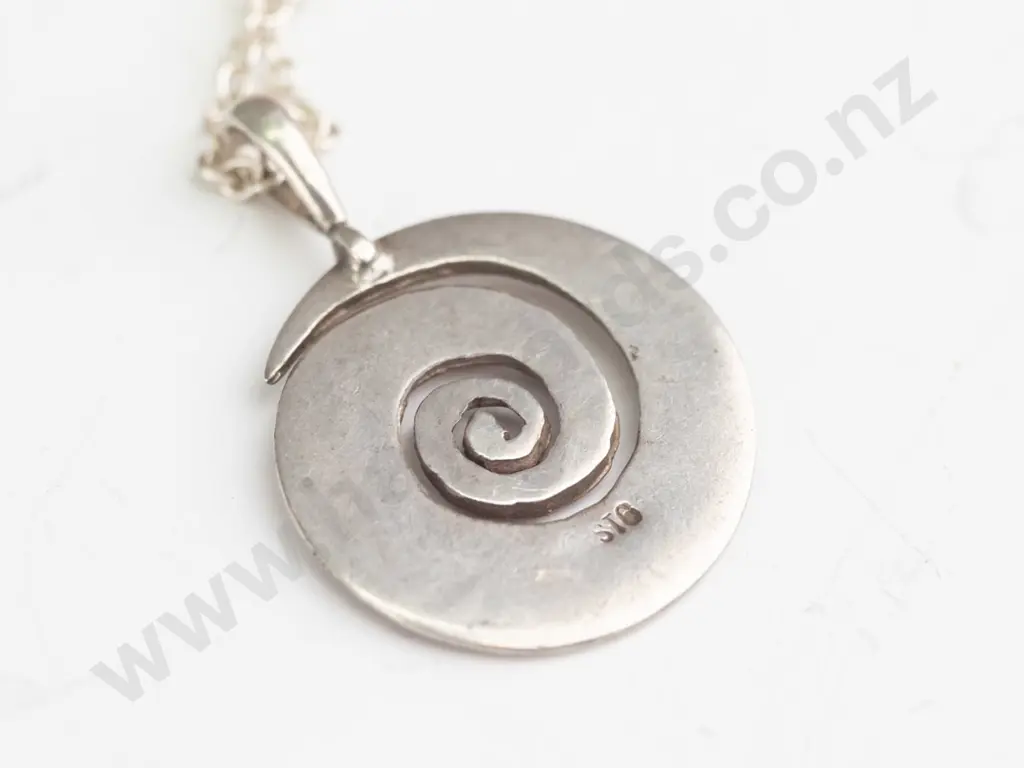 silver necklace stamped 925 Image 1++