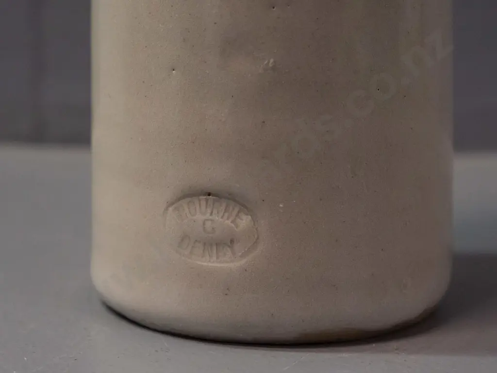 Vintage Thompson Lewis & Co Wellington ginger beer bottle marked Bourne Denby no stopper H-210 Image 1++
