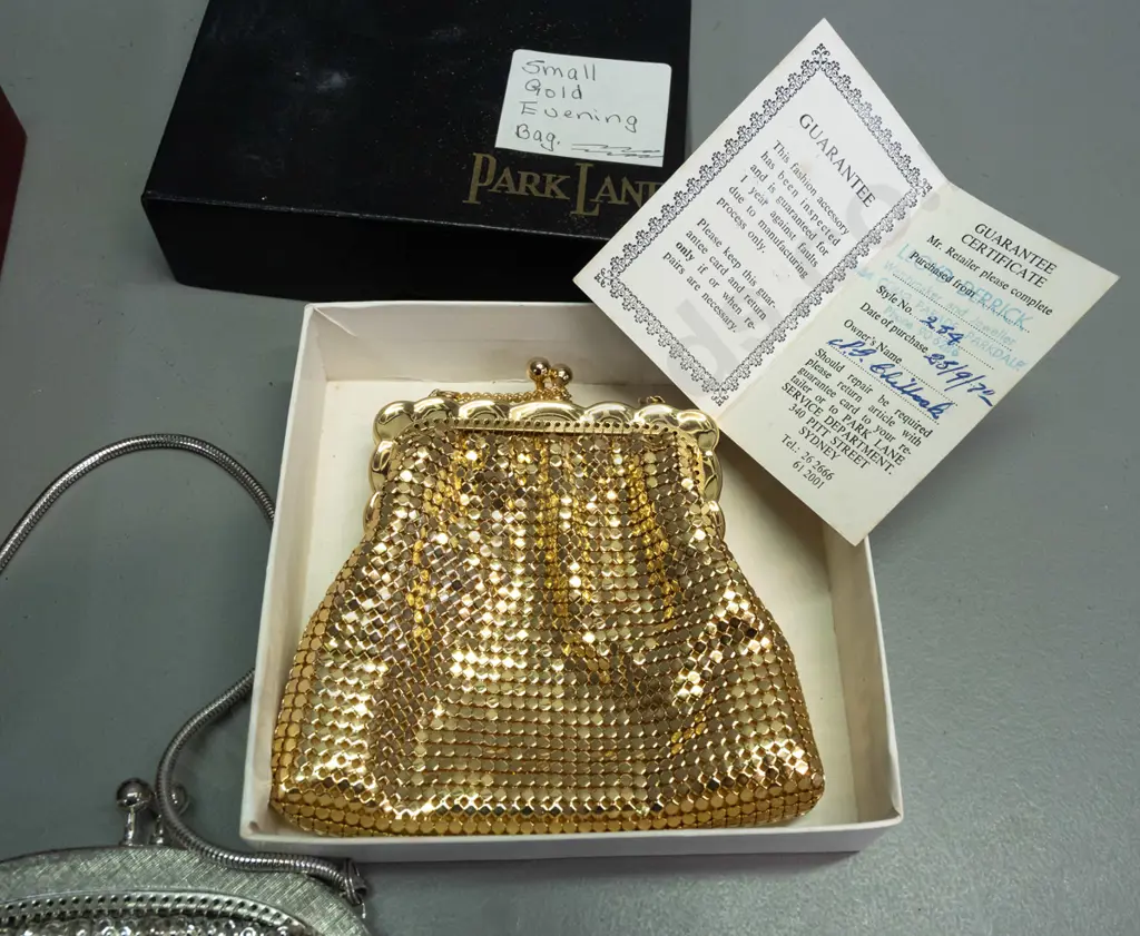 2 retro Australian purses in original boxes - Oroton silver and a smaller Park Lane gold, plus a few hair clips - Oroton Image 1++