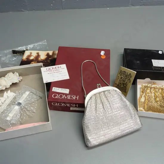 2 retro Australian purses in original boxes - Oroton silver and a smaller Park Lane gold, plus a few hair clips - Oroton
