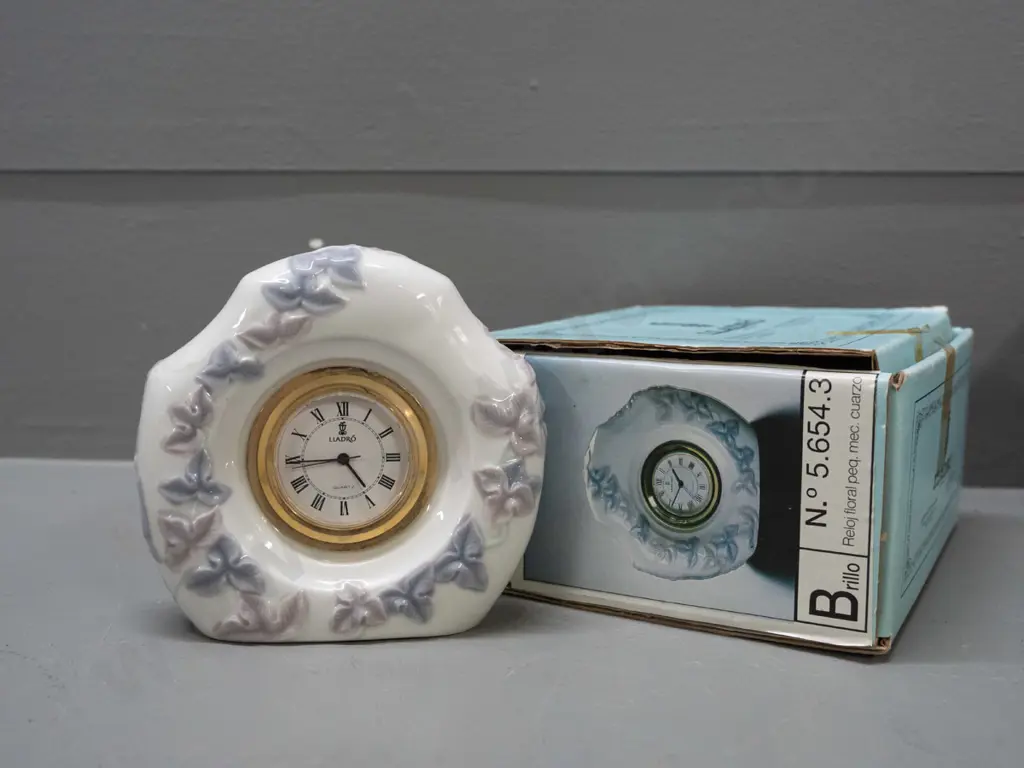 2 Lladro items with original boxes - "Lucky Frog" on wooden base and a quartz clock in porcelain case H-90 W-90 Image 1++