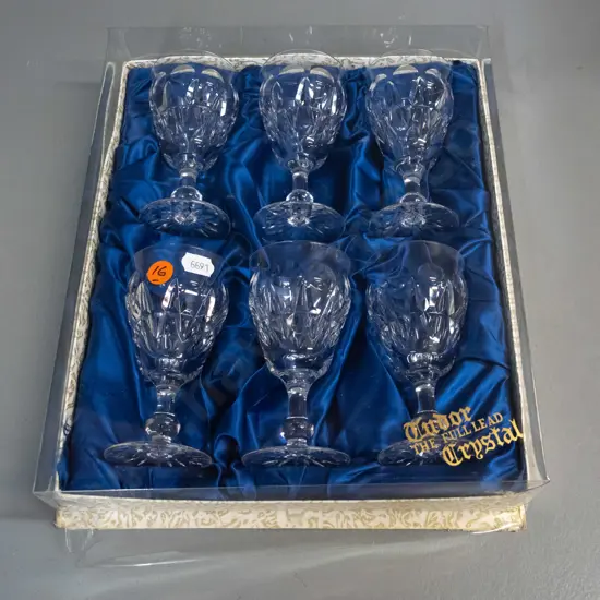 set of 6 Tudor crystal sherry or liqueur glasses H-110 D-55 in fitted box - glue & tape residue on box lid.
