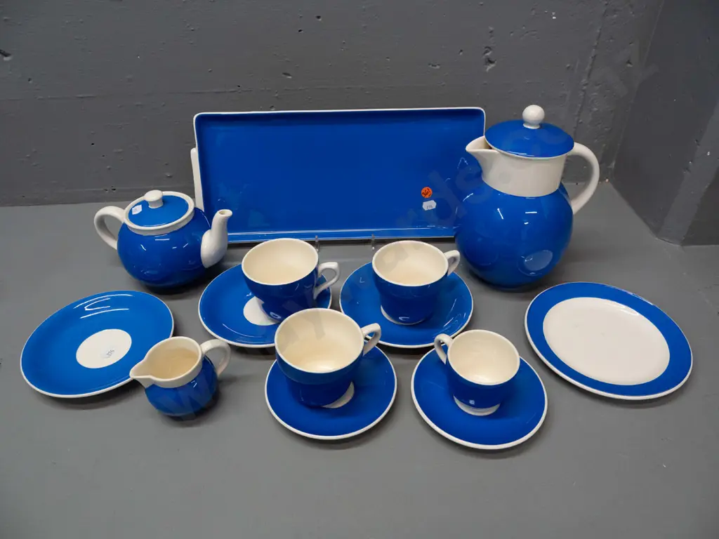 late 1940s / early 50s Villeroy and Boch tea & coffee ware w/ 2 tea/coffee pots, demi-tasse cup & saucer, 3 larger cups Image 1++