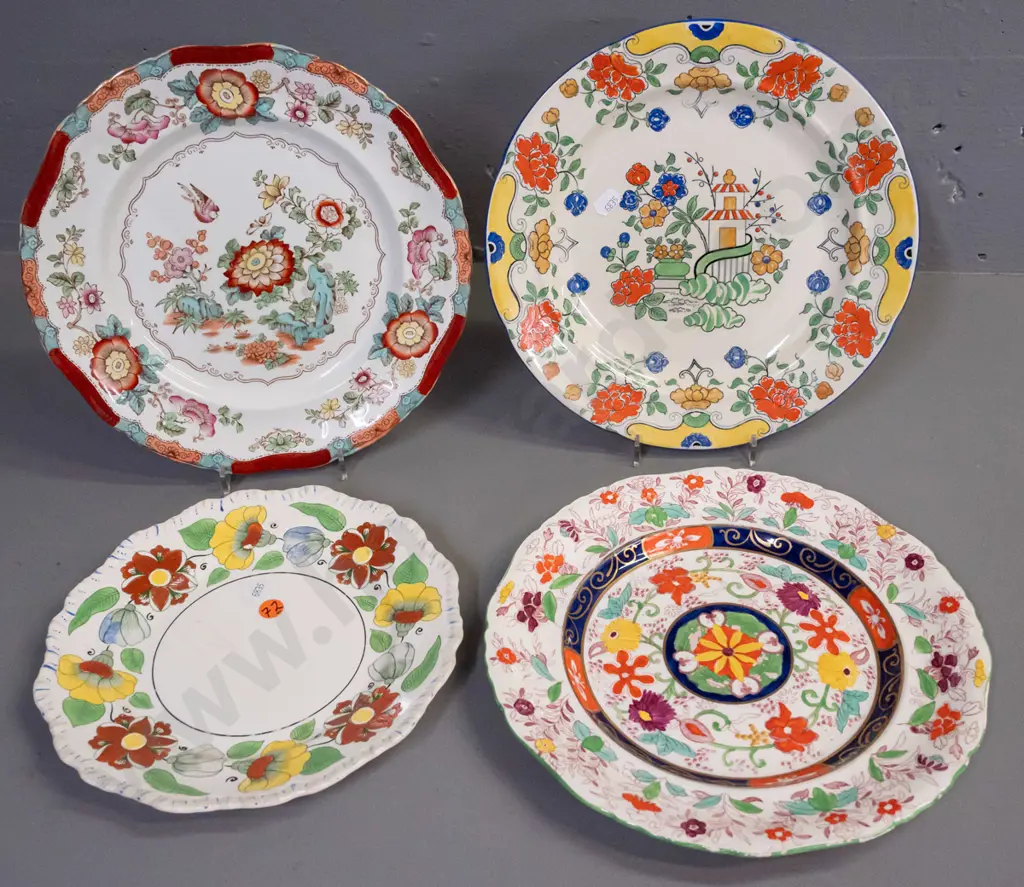 4 vintage Masons plates - some wear, one w/ some staining and scratches, one w/ some loss to green Image 1++