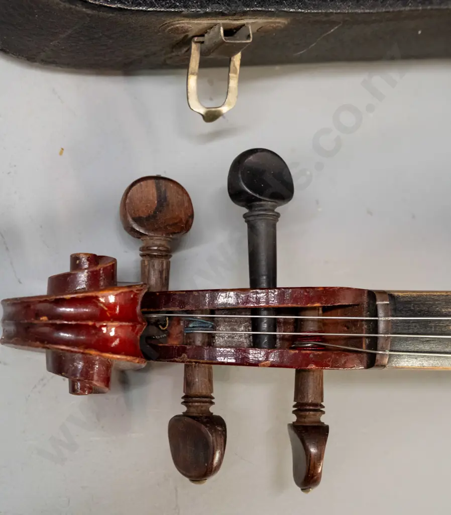 vintage cased violin with 3 bows & spare set of tuning pegs - label inside "Lutherie Artistique - M. Couturieux" - some Image 1++
