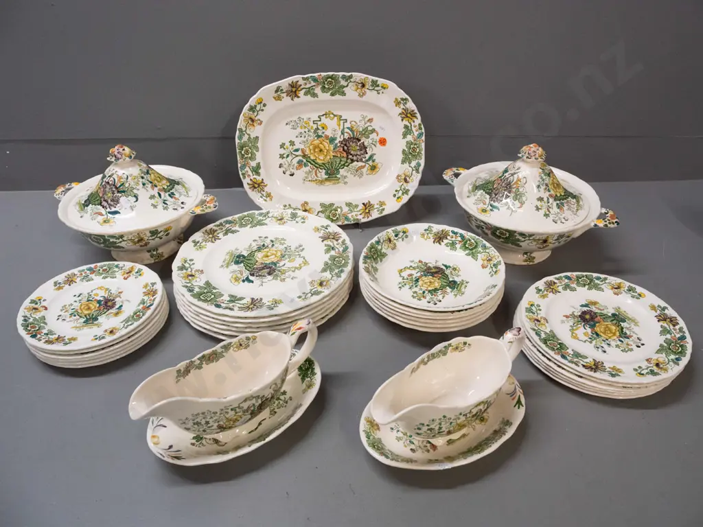 Masons "Strathmore" pattern ironstone table ware - 6 place setting with 3 plate sizes, bowls, 2 lidded tureens, ashett, Image 1++