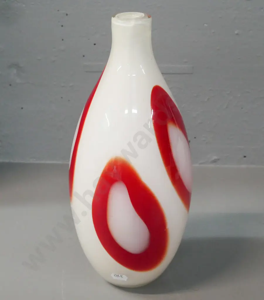 red & white art glass vase, no mark H-300 D-140 Image 1++