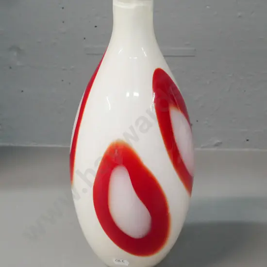 red & white art glass vase, no mark H-300 D-140
