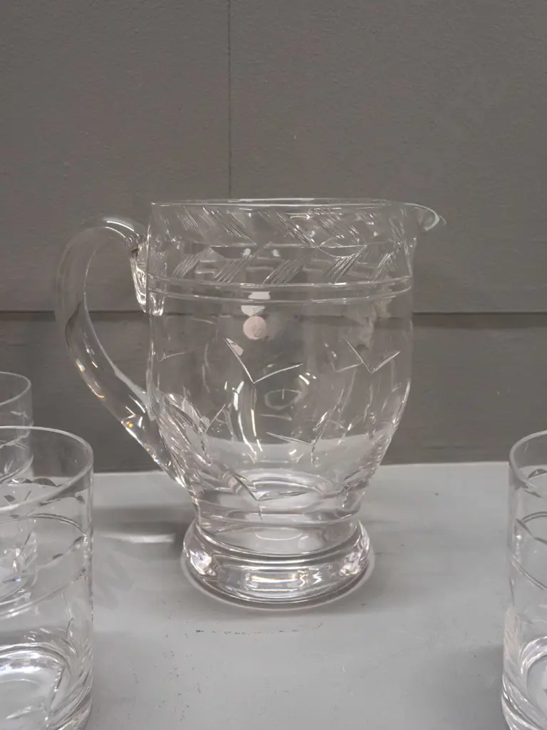 Stuart cut crystal jug and 5 matching tumblers - jug H-180 W-180 handle to spout Image 1++