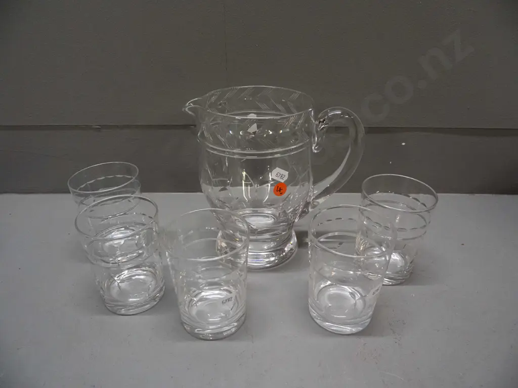 Stuart cut crystal jug and 5 matching tumblers - jug H-180 W-180 handle to spout Image 1++