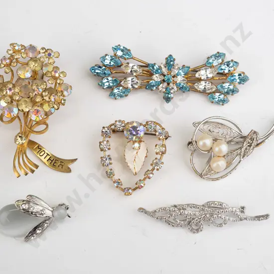 6 costume brooches