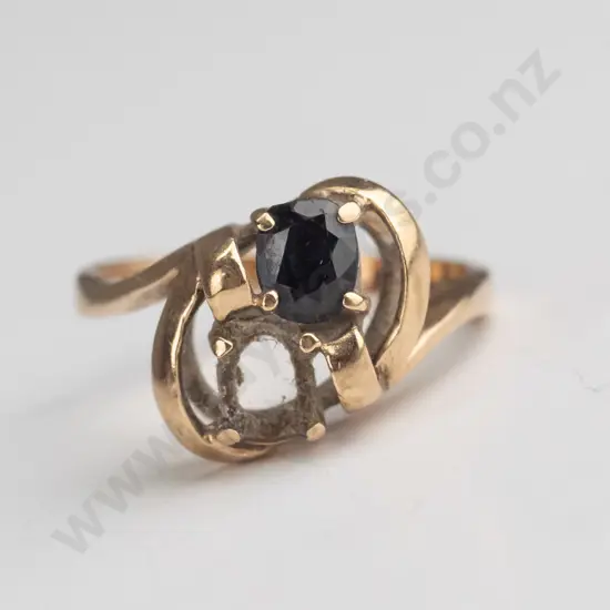 9ct sapphire ring - missing one stone]   3.4gms
