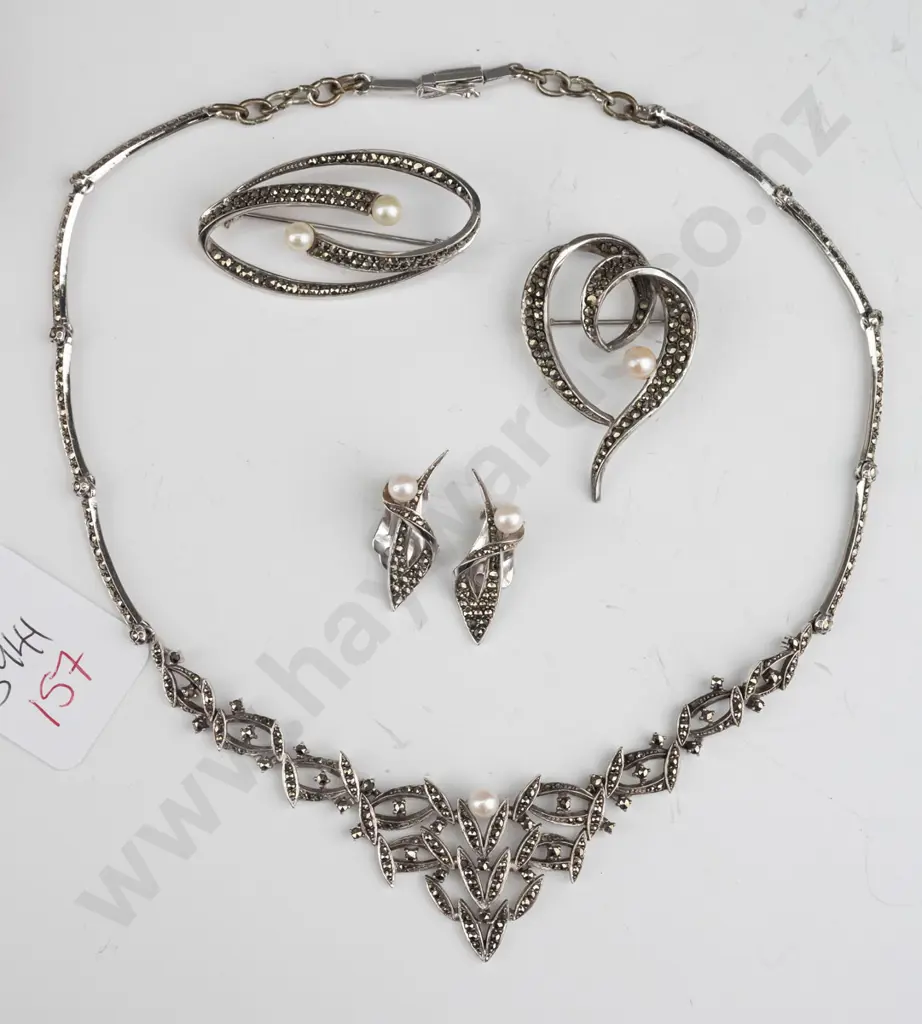 marcasite necklace, earrings & 2 brooches Image 1++