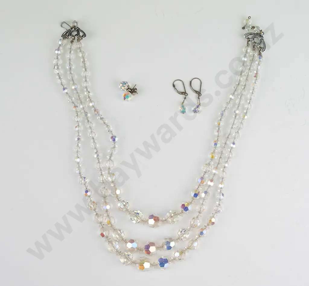 3 strand crystal necklace & 2 pairs of earrings Image 1++