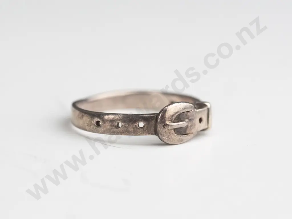 silver buckle ring stamped 925 Image 1++