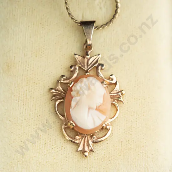 cameo pendant no stamp plated chain