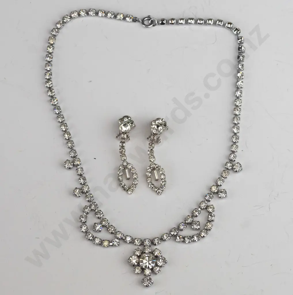 costume necklace & earrings [clip on] Image 1++