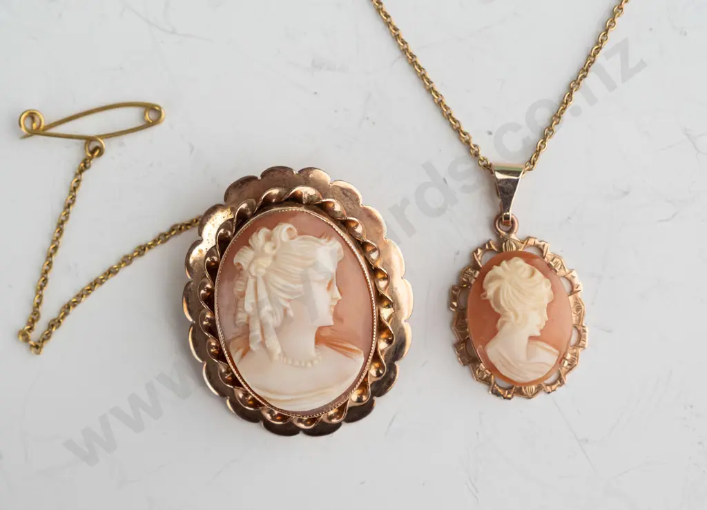 9ct cameo necklace & brooch both stamped 9ct (total 10.10gm) Image 1++