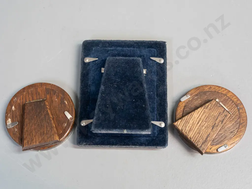 3 hallmarked sterling silver picture frames - 2 circular w/ wood backing, other w/ woven plastic Mona Lisa image H-110 Image 1++