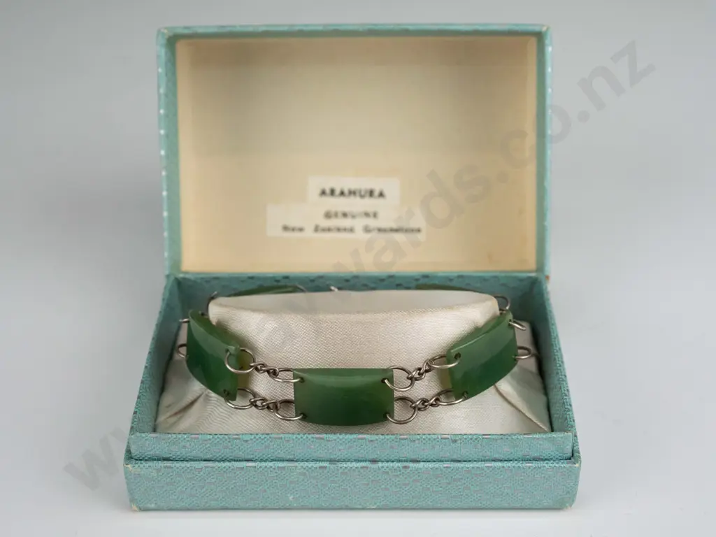 greenstone bracelet stamped sterling on clasp Image 1++
