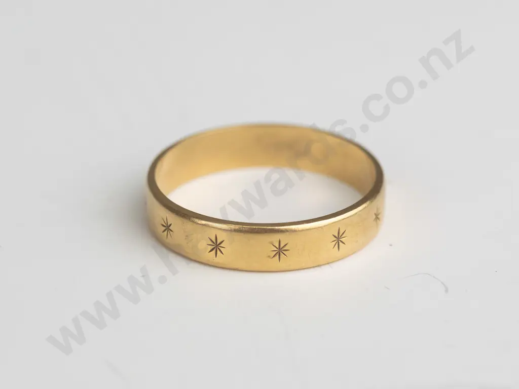 18ct forever star engraved ring Image 1++