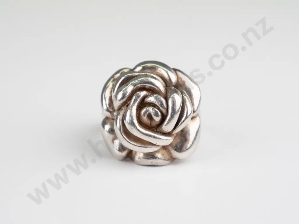 sterling silver large flower ring stamped 925 Image 1++