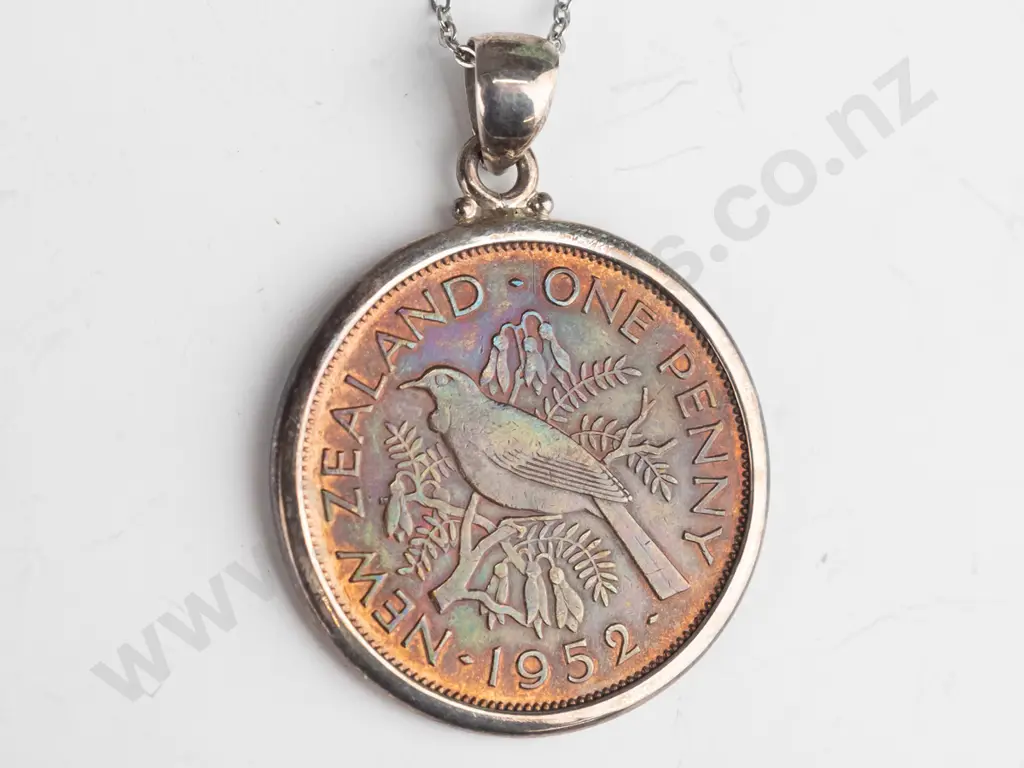 NZ 1952 penny on chain - chain stamped 925 Image 1++
