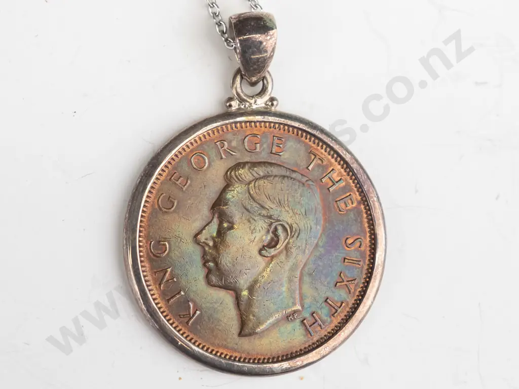 NZ 1952 penny on chain - chain stamped 925 Image 1++