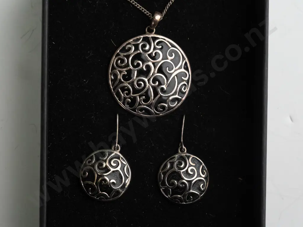 necklace & earring set stamped 925 Image 1++