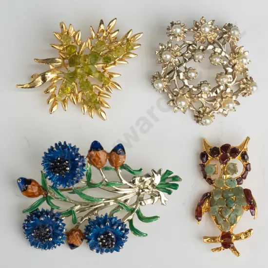 4 asstd costume brooches