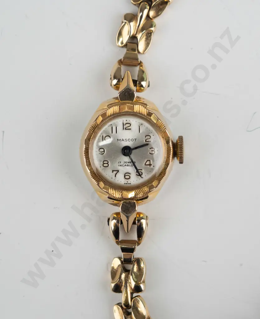 ladies watch with safety chain Image 1++