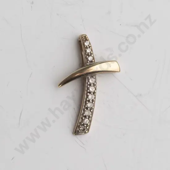 9ct 10 diamond cross no chain 9gms