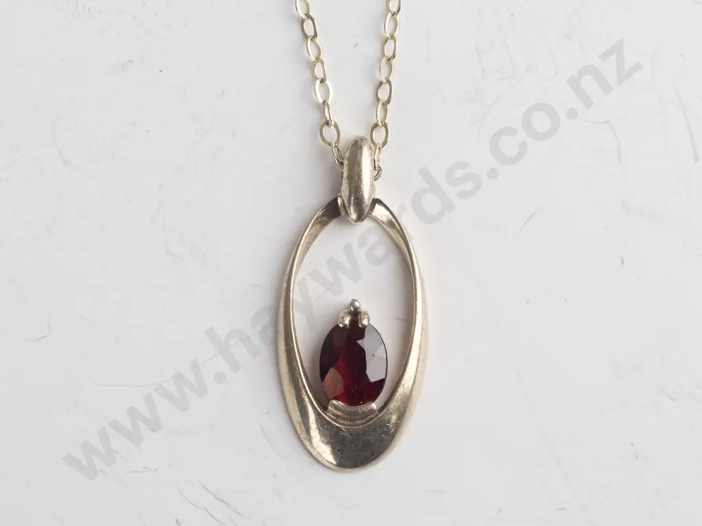 garnet necklace stamped 925 Image 1++