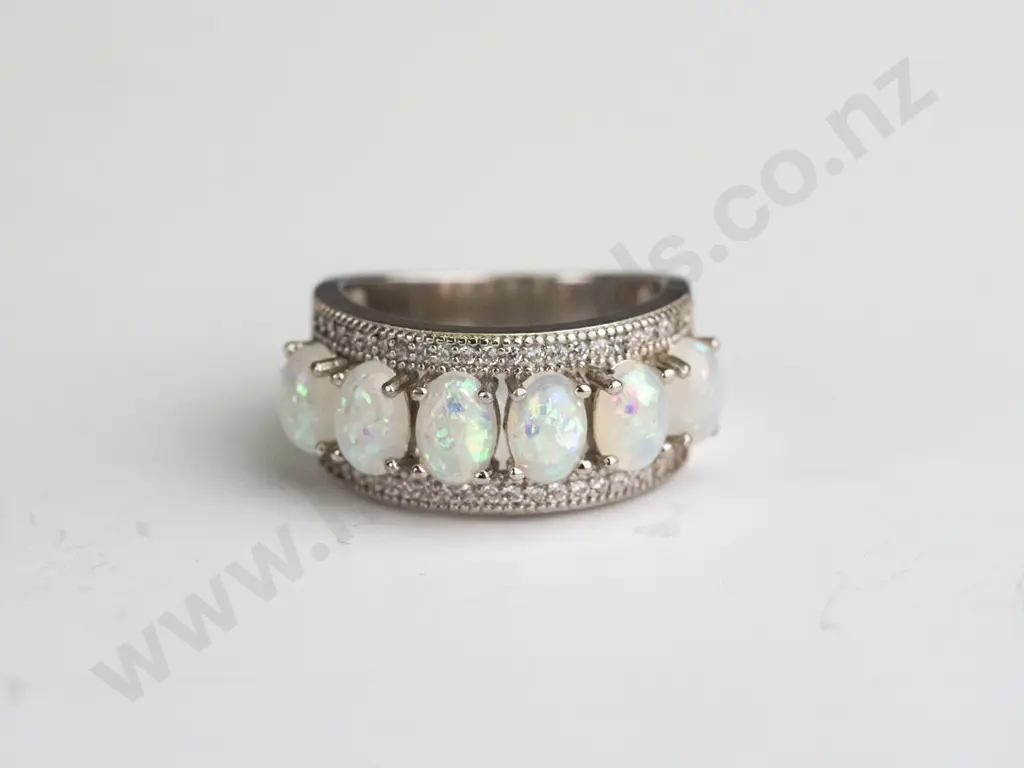 silver opal ring stamped 925 Image 1++
