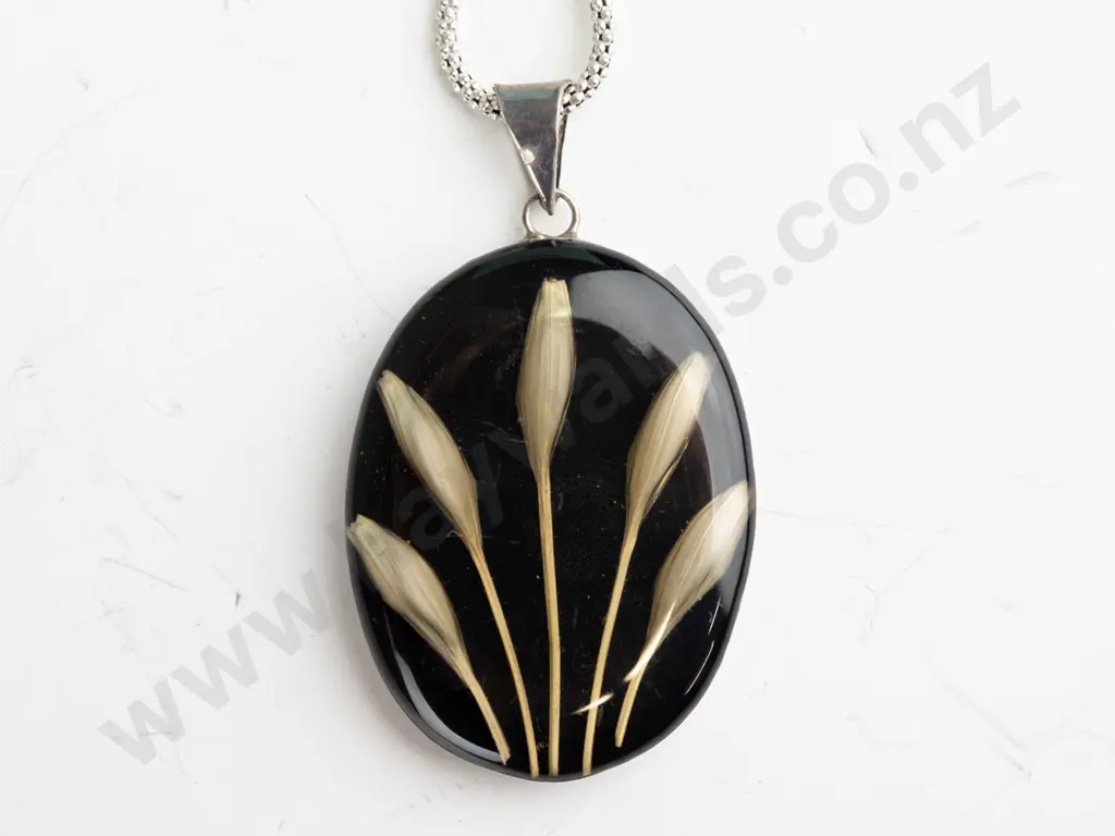 silver necklace stamped 925 Image 1++