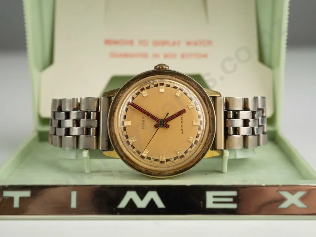Timex gents watch in original case Image 1++