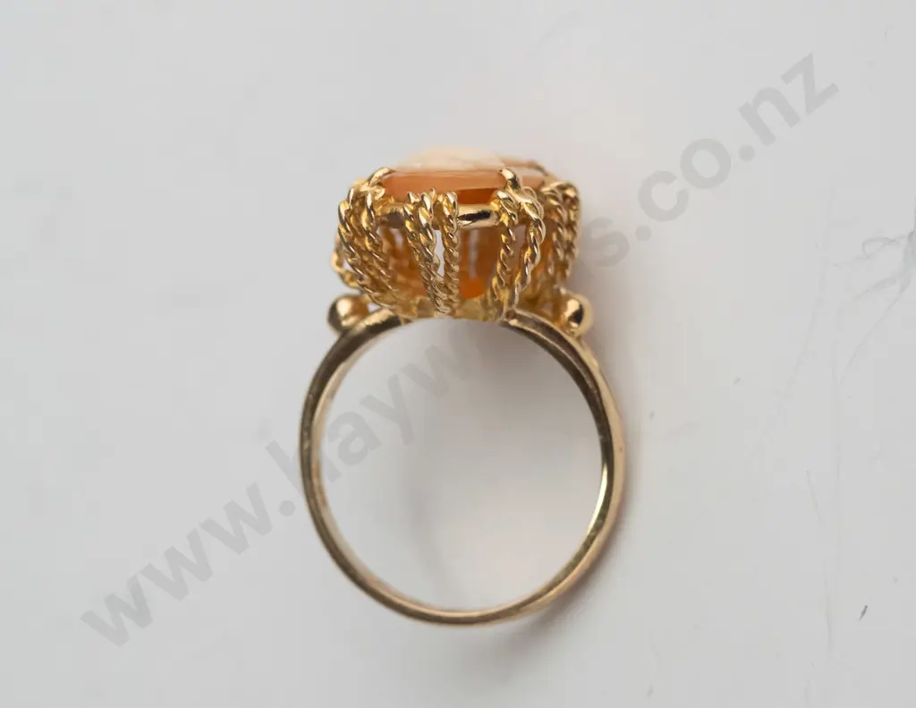 9ct cameo ring  5gms Image 1++