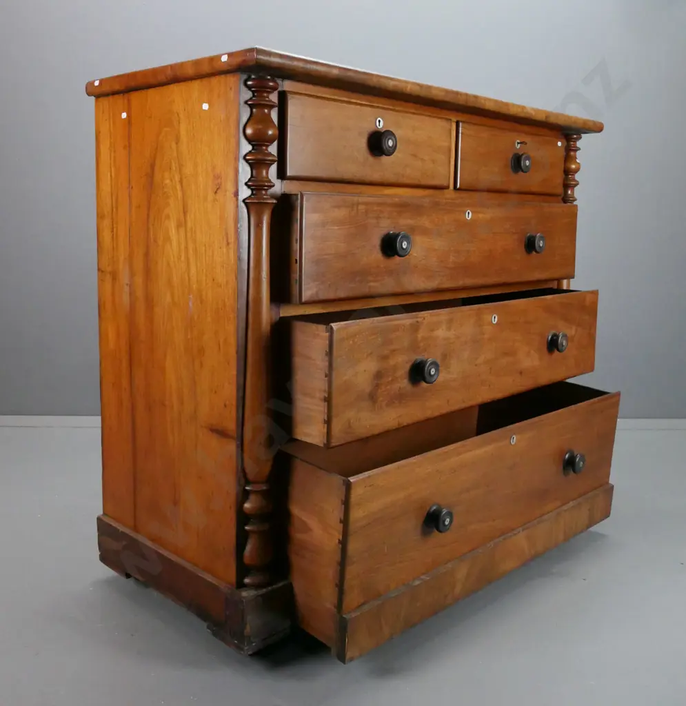 early Victorian mahogany 5-drawer chest with half-turned pilasters, turned rosewood knobs with mother of pearl inserts & Image 1++